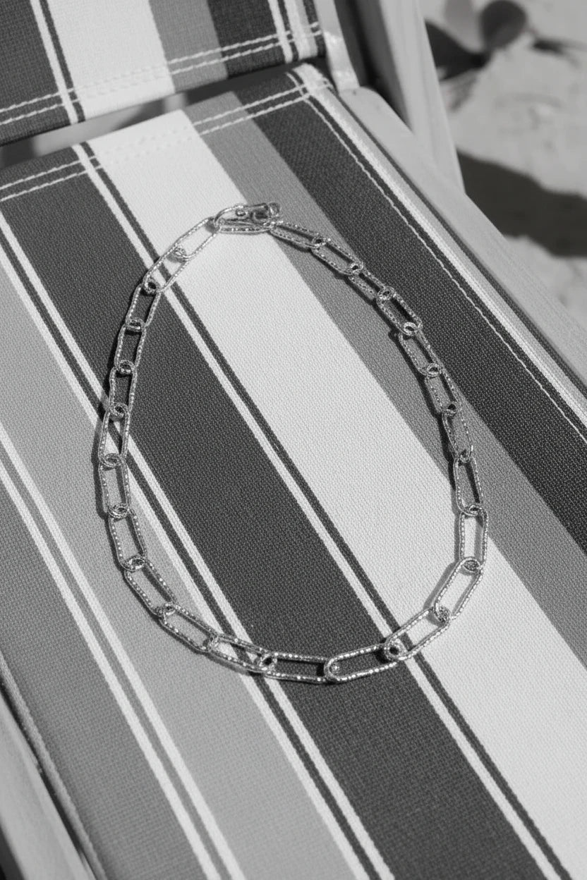STATEMENT PAPERCLIP NECKLACE